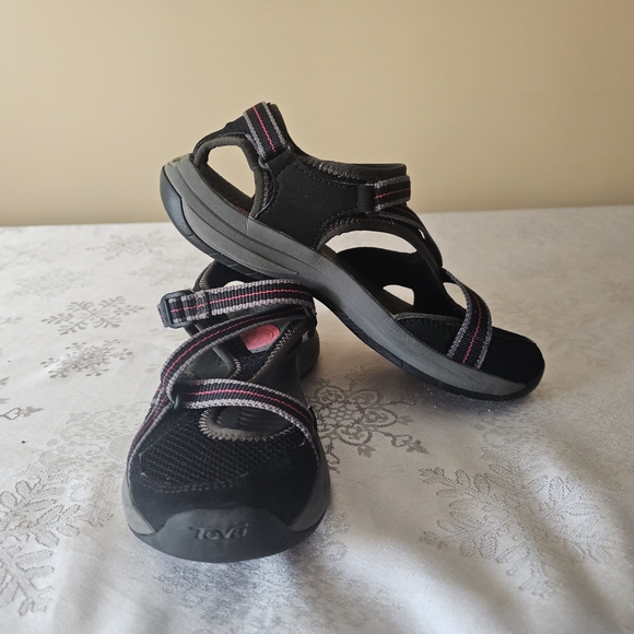 Teva Sandals Womens EWASO Shocpad,Black Hiking, Water Sports, Travel Sz 7.5 - Picture 1 of 14